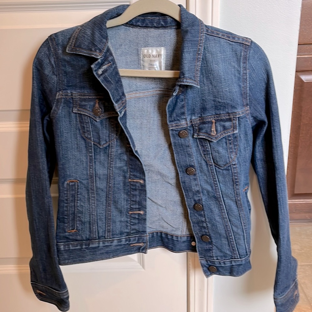 Old Navy denim jacket. Excellent condition!
